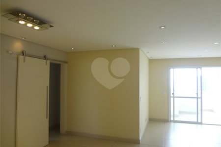 Apartamento à venda com 3 quartos, sendo 1 suíte, em Santana, São Paulo, SP