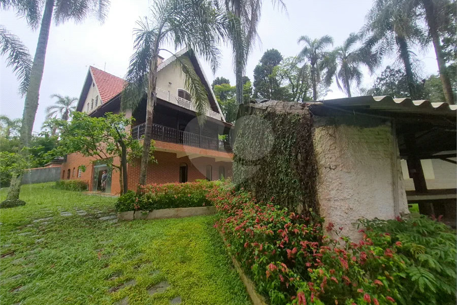 Sobrado à venda ou para alugar com 3 suítes em SERRA DA CANTAREIRA, Mairiporã, SP