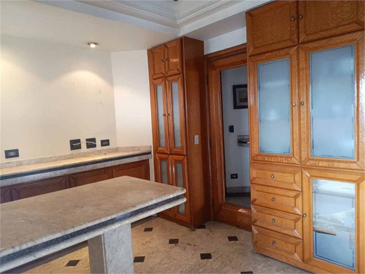 Apartamento à venda com 3 suítes em Vila Suzana, São Paulo, SP