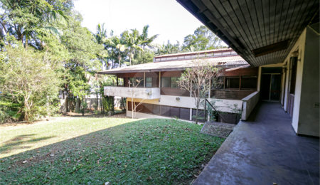 Casa à venda com 5 quartos, sendo 3 suítes,  no condomínio Chácara Flora, São Paulo - SP