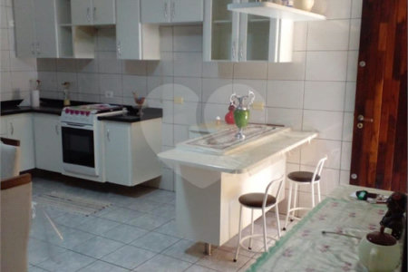 Sobrado à venda com 3 quartos, sendo 1 suíte,  em Vila América, Santo André, SP