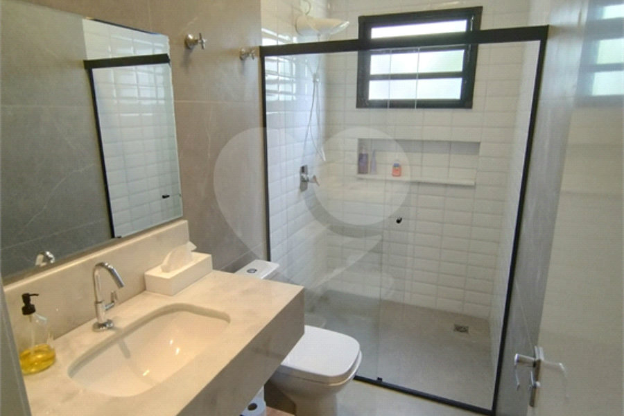 Casa à venda com 4 quartos, sendo 2 suítes, no condomínio Alpes da Cantareira, Mairiporã - SP