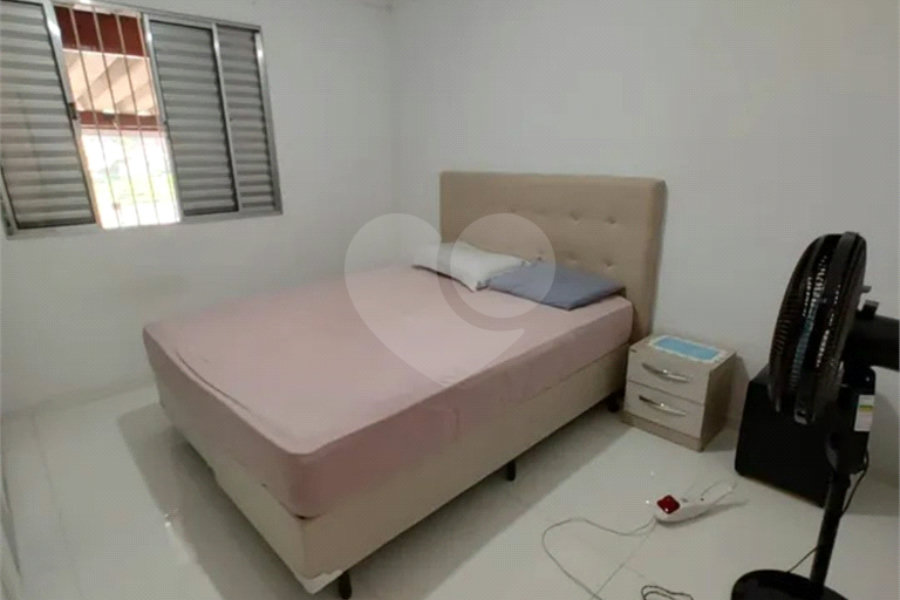 Casa à venda com 2 quartos, sendo 1 suíte, em Parque Maria Domitila, São Paulo, SP