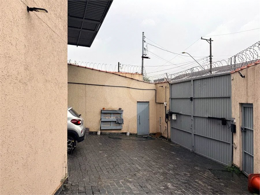 PRÉDIO COMERCIAL E RESIDENCIAL(KITNETS) COM GALPÃO À VENDA Jardim Ocara – Santo André/SP