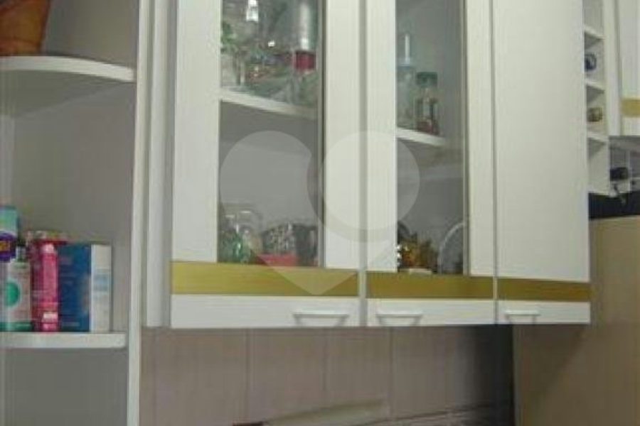 Sobrado à venda com 5 quartos, sendo 1 suíte, em Vila Nova Cachoeirinha, São Paulo, SP
