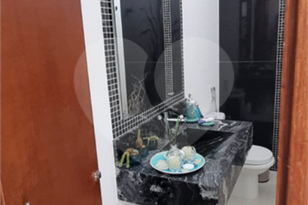 Casa à venda com 5 quartos, sendo 2 suítes, no condomínio Swiss Park, São Bernardo do Campo - SP
