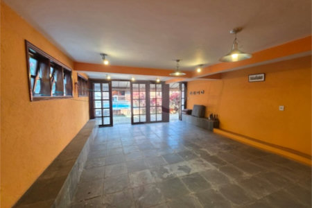 Casa à venda com 3 quartos, sendo 1 suíte, no condomínio Estância Marambaia, Vinhedo - SP