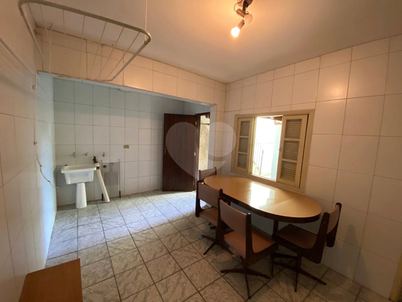 Sobrado à venda com 4 quartos, sendo 1 suíte, em Campo Grande, São Paulo, SP