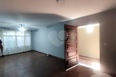 Sobrado à venda com 3 quartos, sendo 1 suíte, em Chácara Santo Antônio, São Paulo, SP