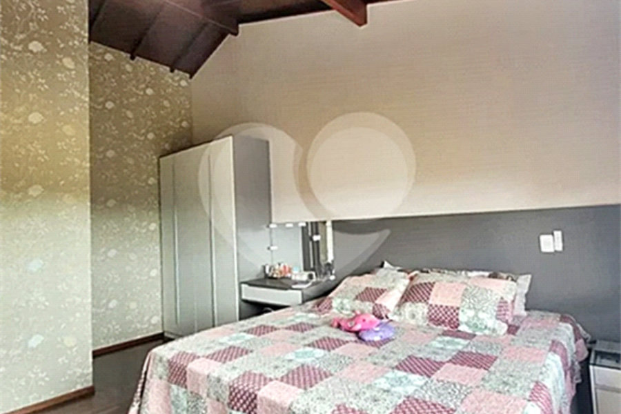 Casa à venda com 3 suítes no condomínio Cantareira, Mairiporã - SP