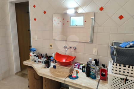 Sobrado à venda com 3 quartos, sendo 2 suítes, em Vila Romão, Salto, SP