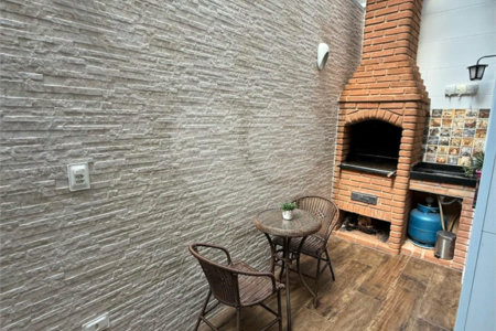 Casa à venda com 3 quartos, sendo 1 suíte, no condomínio Praça Leão, São Paulo - SP