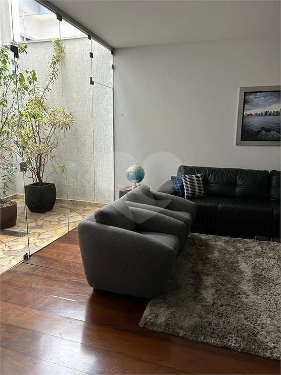 Casa à venda com 3 quartos, sendo 1 suíte,  em Vila Vitória, Mogi das Cruzes, SP