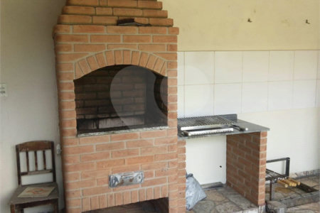 Casa à venda com 4 quartos, sendo 3 suítes,  em Vila Áurea, Poá, SP