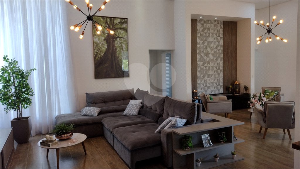 Casa à venda com 4 suítes no condomínio Horizonte Azul II, Itupeva - SP