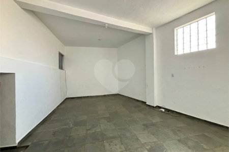 Casa à venda com 3 quartos, sendo 1 suíte,  em Vila Nivi, São Paulo, SP