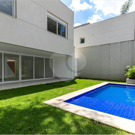 Casa à venda com 4 suítes no condomínio Hípica Garden, São Paulo - SP