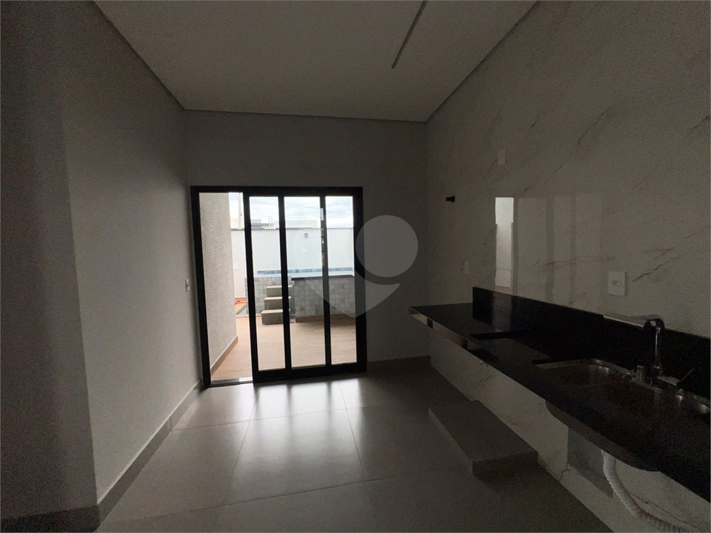 Casa à venda com 3 quartos, sendo 1 suíte, no condomínio Horto Florestal Villagio, Sorocaba - SP