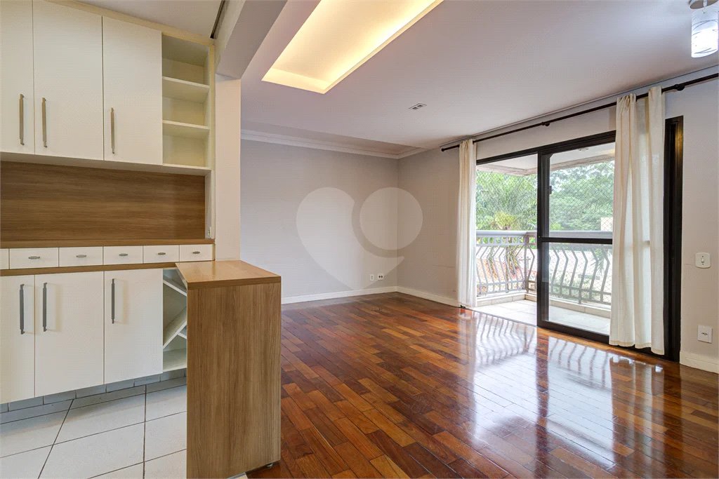Apartamento para alugar com 3 quartos, sendo 1 suíte, em Chácara Santo Antônio, São Paulo, SP