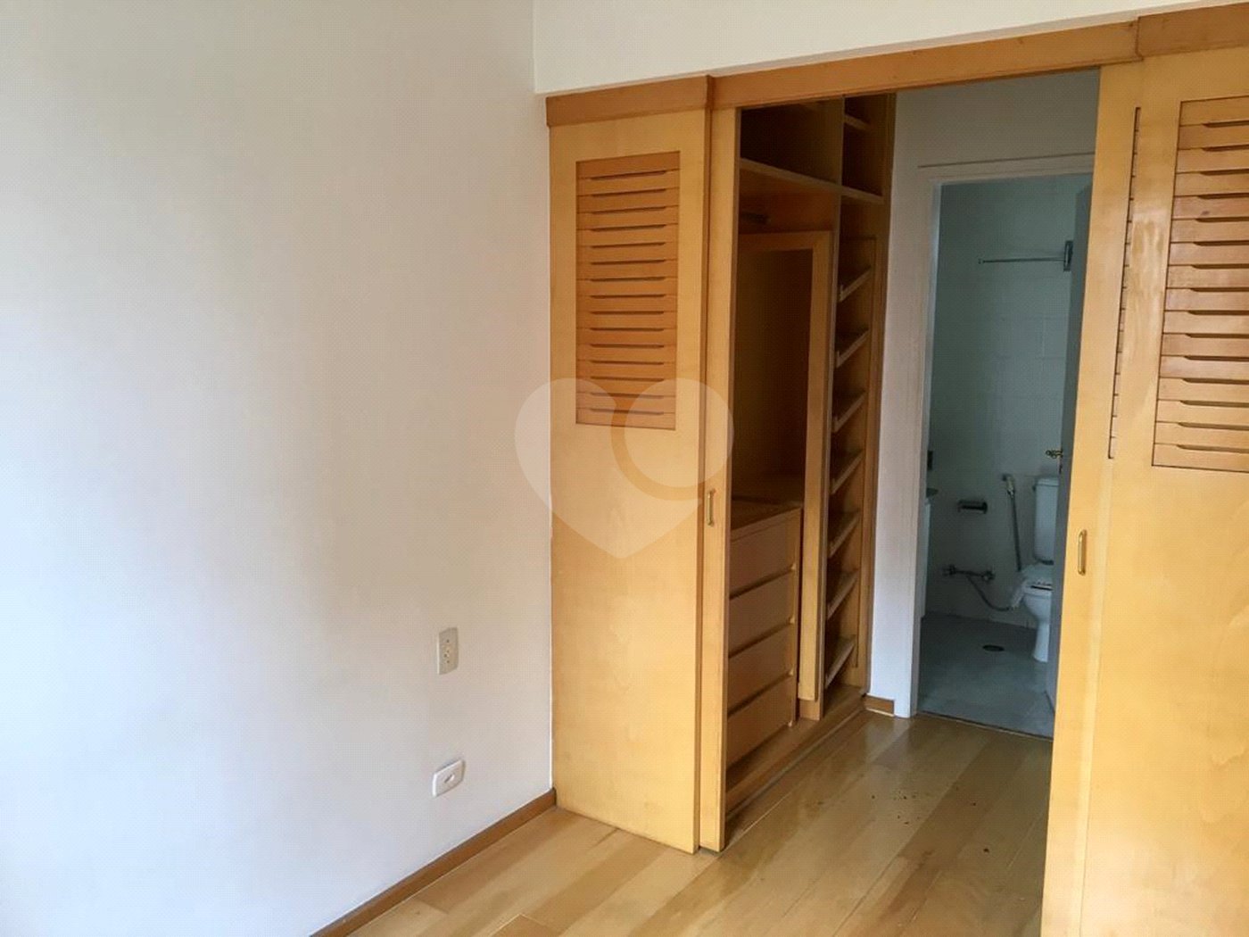 Apartamento com 3 Dormitórios sendo 1 Suíte 2 Vagas à Venda 99 m² por R$ 650.000
