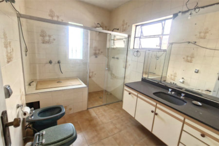 Sobrado à venda com 3 quartos, sendo 1 suíte, em Cidade São Francisco, São Paulo, SP