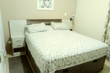 Casa à venda com 2 quartos, sendo 1 suíte, no condomínio Jardim Débora, Poá - SP