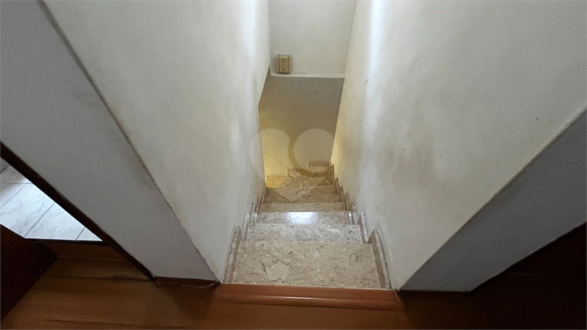 Sobrado à venda com 3 quartos, sendo 2 suítes, em Cidade São Francisco, São Paulo, SP