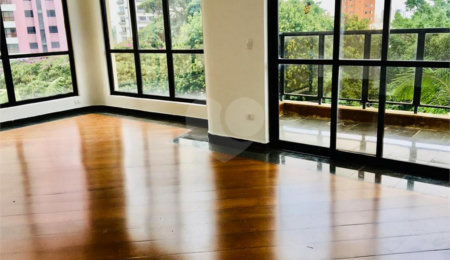 Apartamento à venda com 4 quartos, sendo 2 suítes,  em Bosque da Saúde, São Paulo, SP