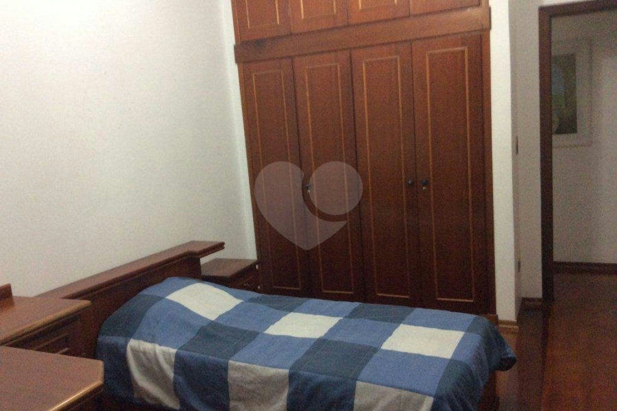 Casa Térrea à venda ou para alugar com 4 suítes em Jardim Floresta, São Paulo, SP