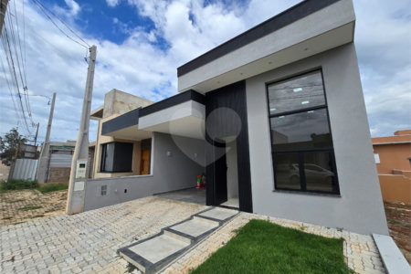 Casa à venda com 2 quartos, sendo 1 suíte,  em Residencial Lago dos Ipês, Itapetininga, SP