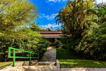 Casa à venda com 4 quartos, sendo 1 suíte,  em Jardim Leonor, São Paulo, SP