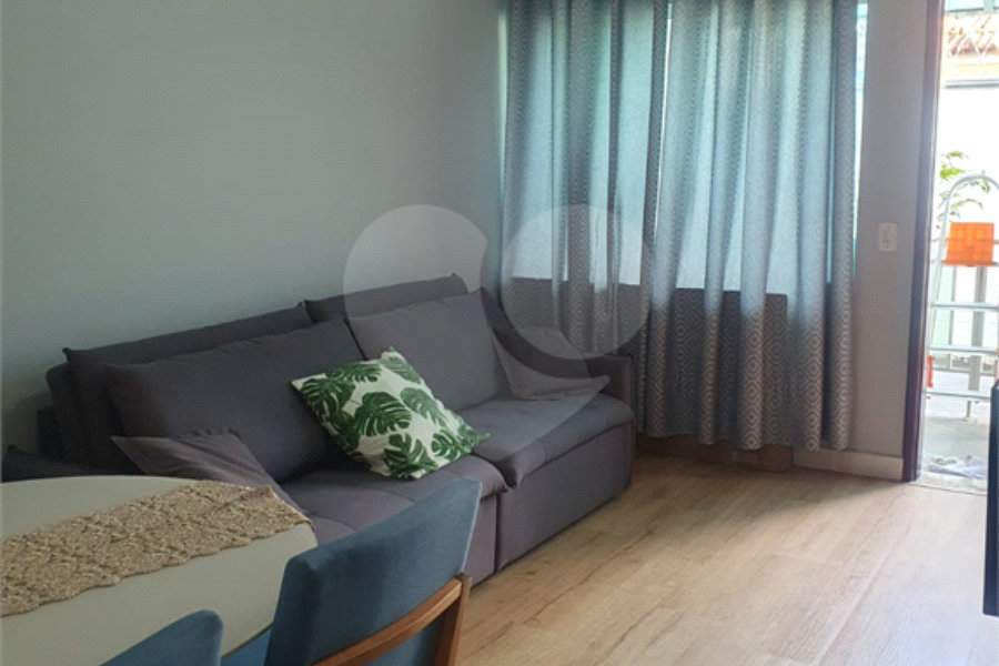 Casa à venda com 2 suítes no condomínio Residencial Maracujás, São Paulo - SP