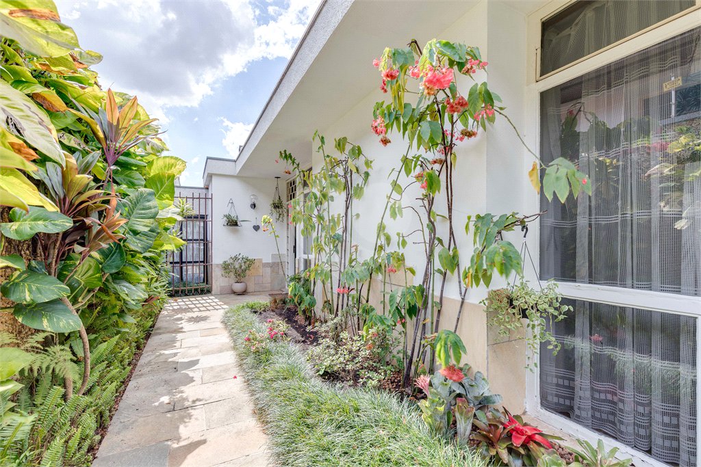 Casa Térrea à venda com 4 quartos, sendo 1 suíte, em Brooklin, São Paulo, SP