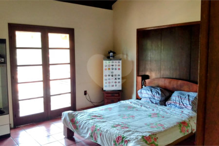 Casa à venda com 4 quartos, sendo 1 suíte, no condomínio Residencial Vale das Laranjeiras, Indaiatuba - SP