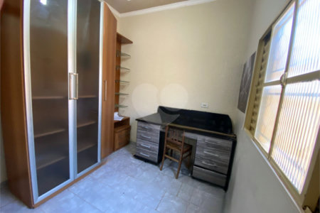 Casa à venda com 3 quartos, sendo 2 suítes, no Centro, Três Lagoas, MS