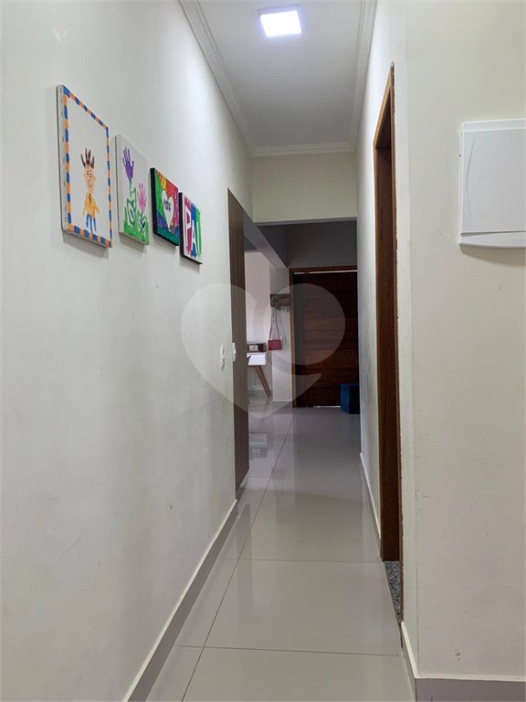 Casa à venda com 3 quartos, sendo 1 suíte, no condomínio Residencial Ponderosa, São Roque - SP