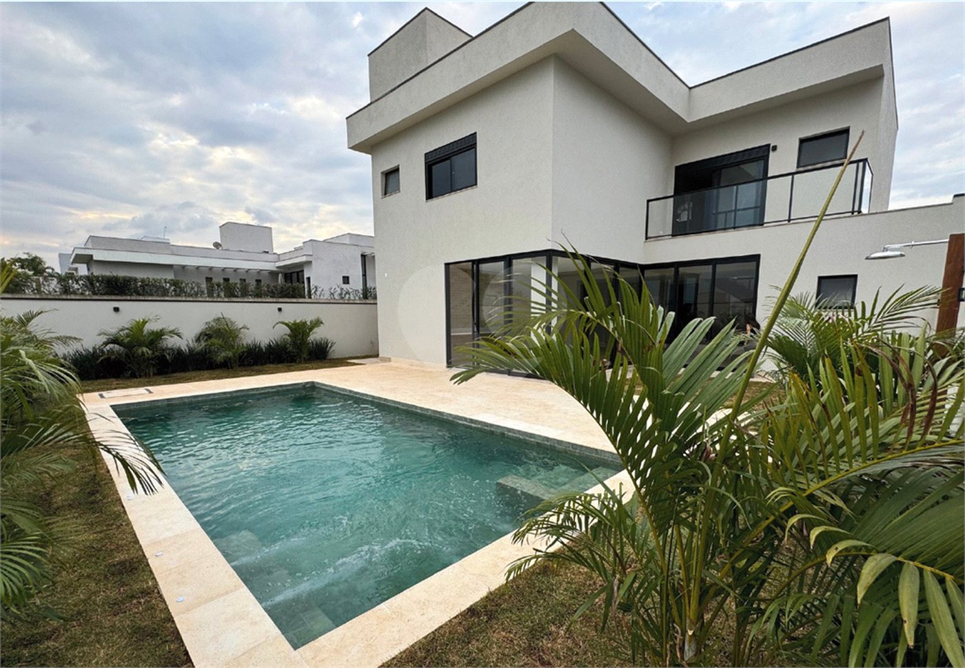 Casa à venda com 4 suítes no condomínio Villas do Golf, Itu - SP