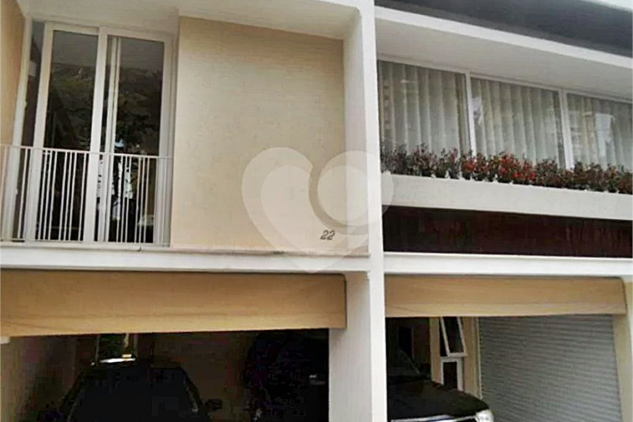 Casa à venda com 4 suítes no condomínio Chácara das Rosas, São Paulo - SP