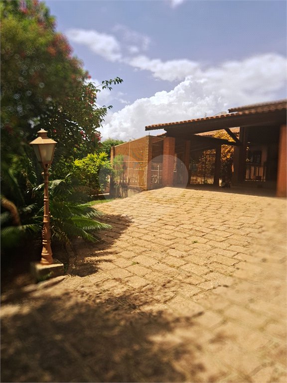 Casa à venda com 3 quartos, sendo 1 suíte, no condomínio Acmti - Colinas do Mosteiro, Terras de Itaici e Recanto dos Pássaros, Indaiatuba - SP