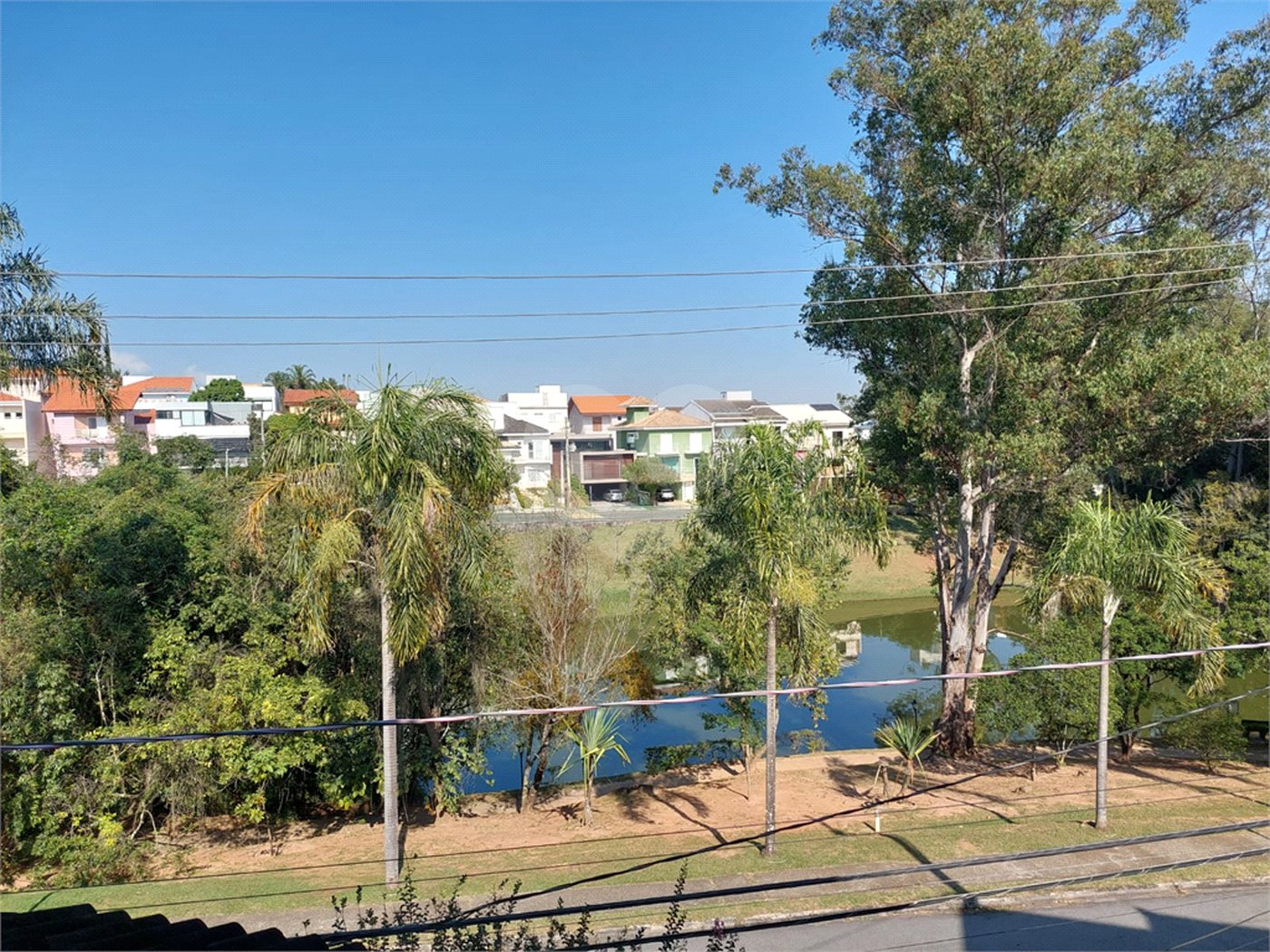 Casa à venda com 3 quartos, sendo 1 suíte, no condomínio Village Saint Clair, Sorocaba - SP