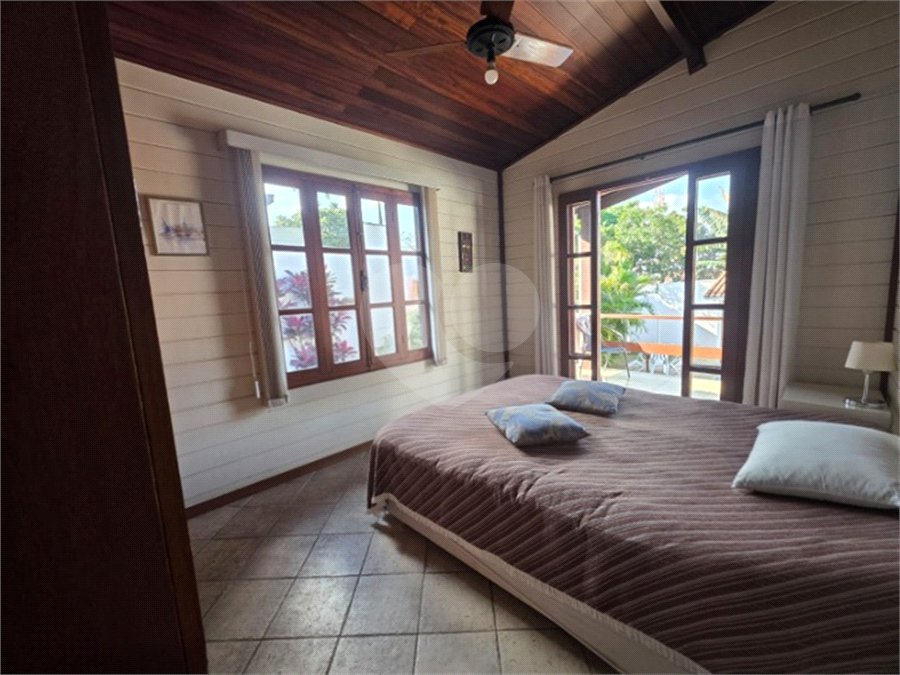 Casa à venda com 3 quartos, sendo 1 suíte, no condomínio Estância Marambaia, Vinhedo - SP