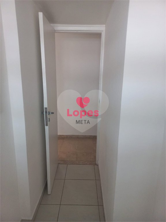 Apartamento à venda com 4 quartos, sendo 2 suítes,  em Vila Adyana, São José dos Campos, SP
