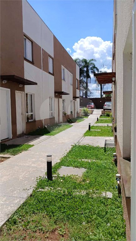 Casa à venda com 2 quartos no condomínio Villa Caucaia, Cotia - SP