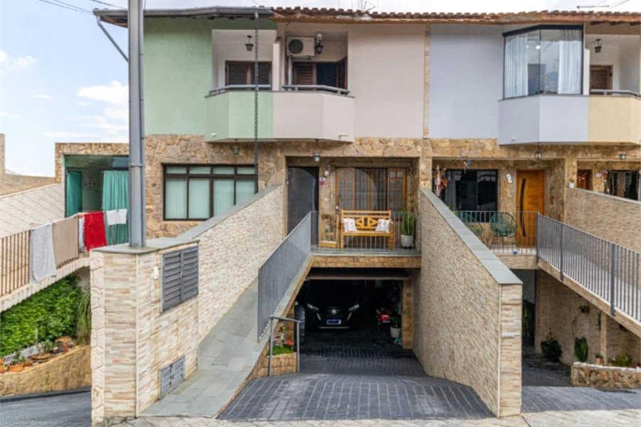 Casa à venda com 2 quartos, sendo 1 suíte, no condomínio Colina de Goiás, São Paulo - SP