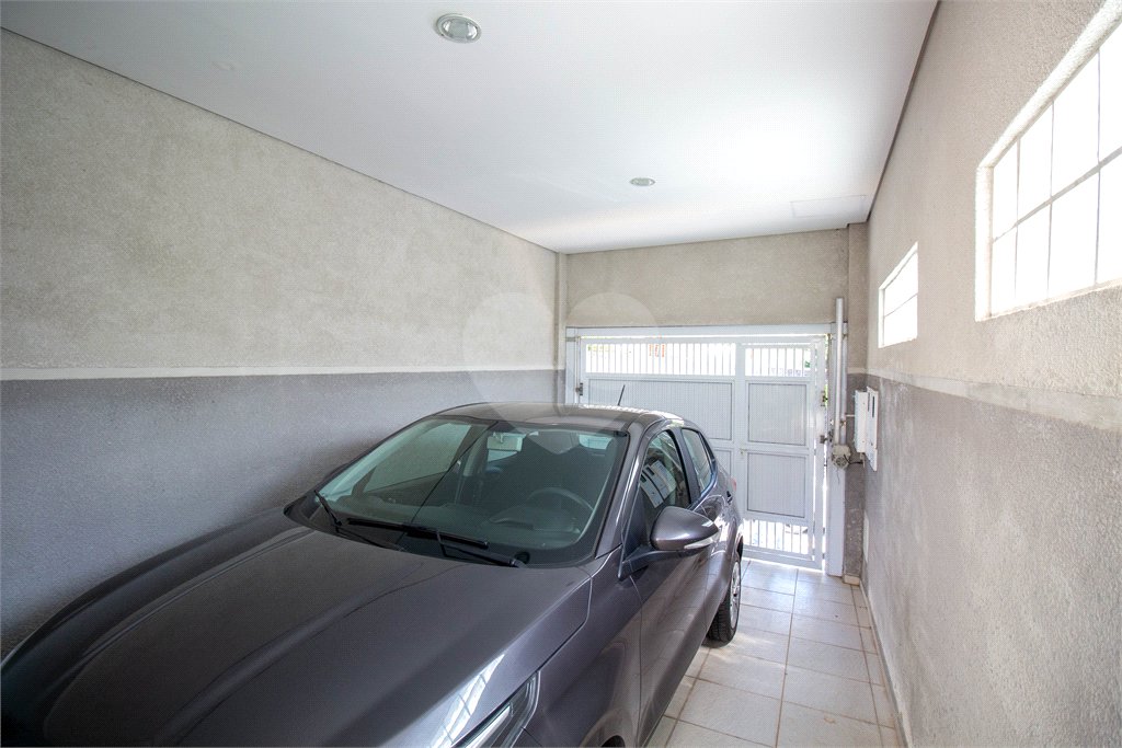 Sobrado à venda com 4 quartos, sendo 3 suítes,  no Centro, São Roque, SP