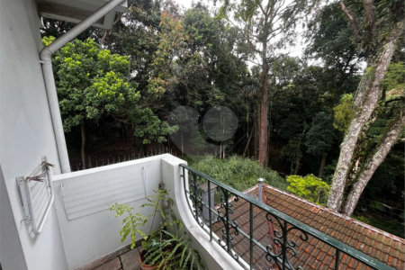 Sobrado à venda com 4 quartos, sendo 1 suíte, em Chácara Monte Alegre, São Paulo, SP