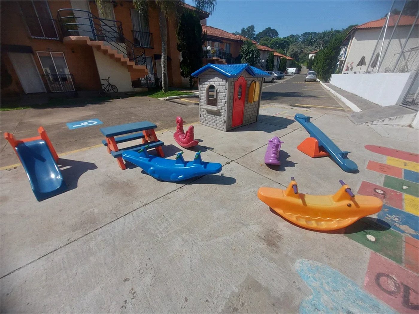 Casa à venda com 2 quartos, sendo 1 suíte,  em Jardim Torino, Cotia, SP