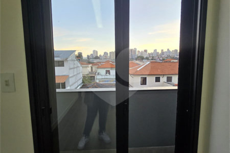 Sobrado à venda com 4 quartos, sendo 2 suítes,  em Vila Monumento, São Paulo, SP