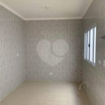 Casa à venda com 2 quartos, sendo 1 suíte, no condomínio Sem Nome, Suzano - SP