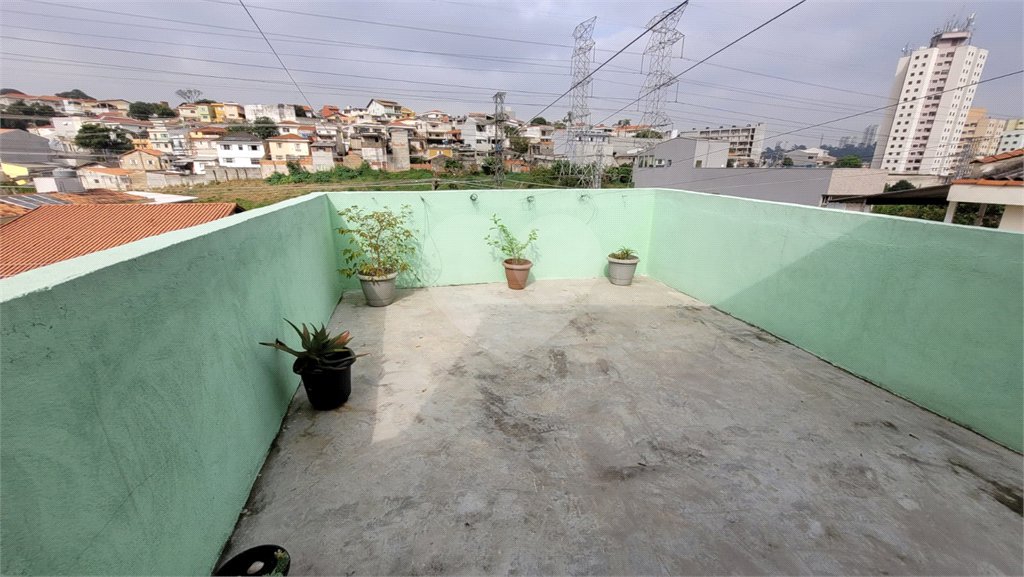 Casa à venda com 4 quartos, sendo 1 suíte, em Parque Maria Domitila, São Paulo, SP